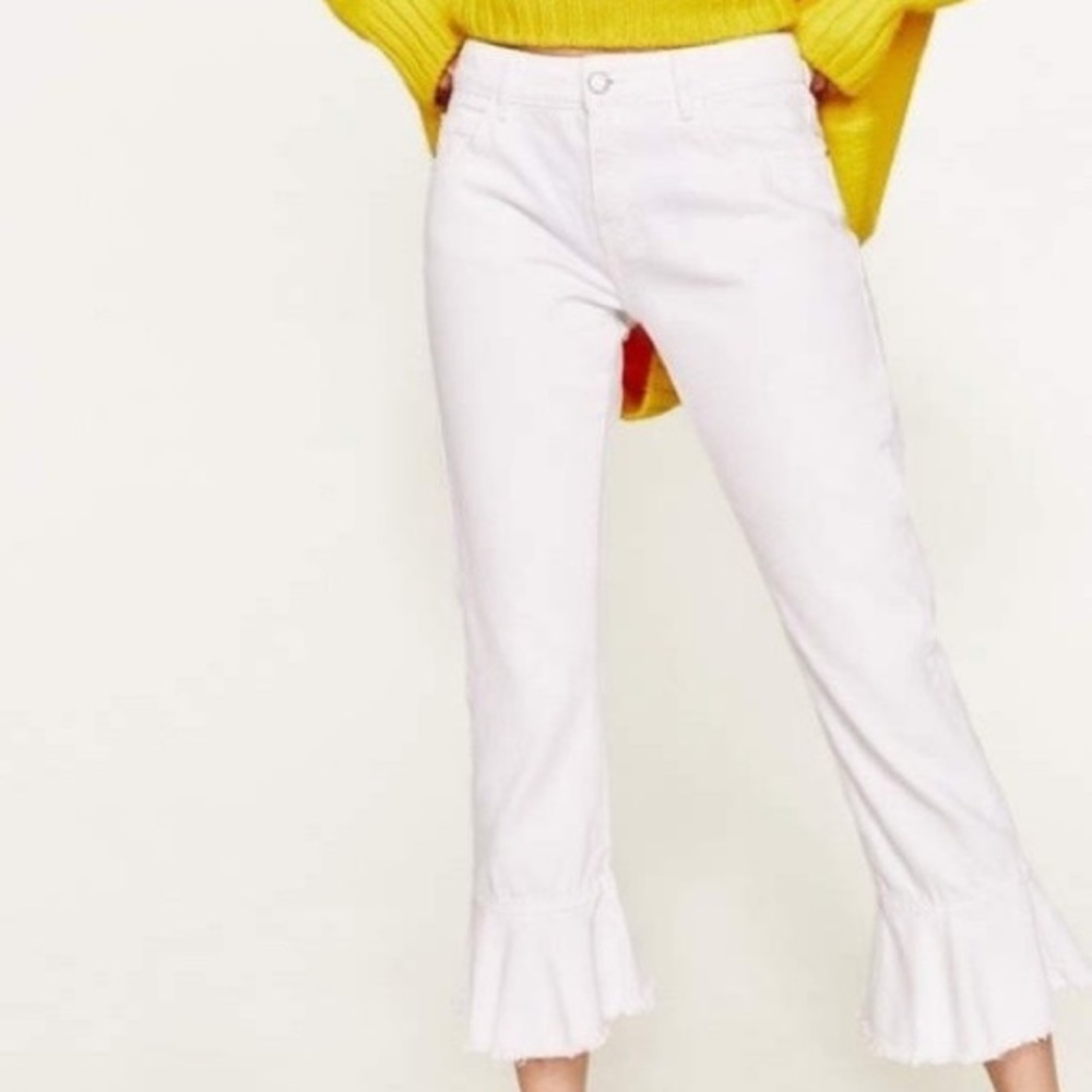 NWOT Zara Mid-Rise White Jeans w/ Frill